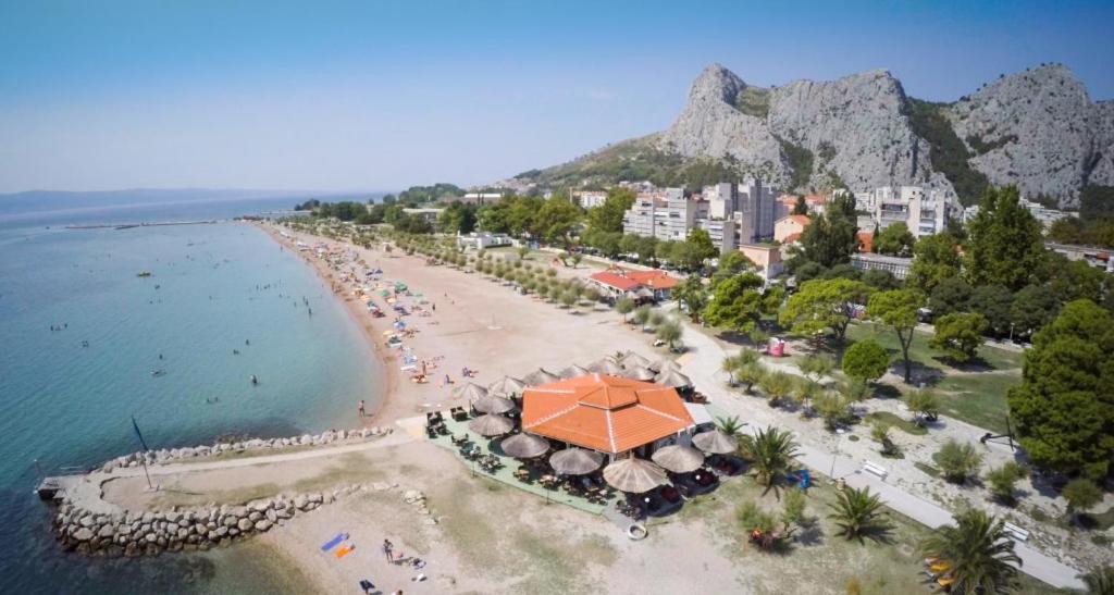 Green 'N Grey Omiš Exterior foto