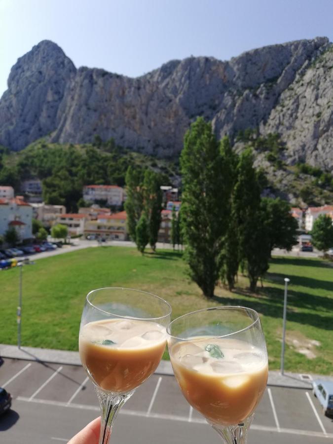 Green 'N Grey Omiš Exterior foto